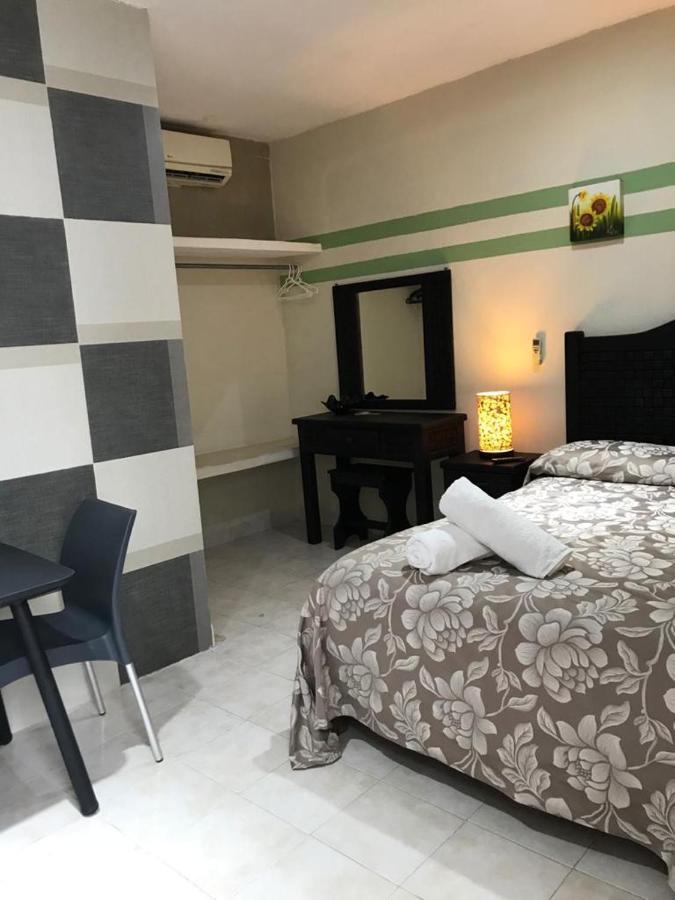 Terracota Corner Rooms แคมเปเช ภายนอก รูปภาพ