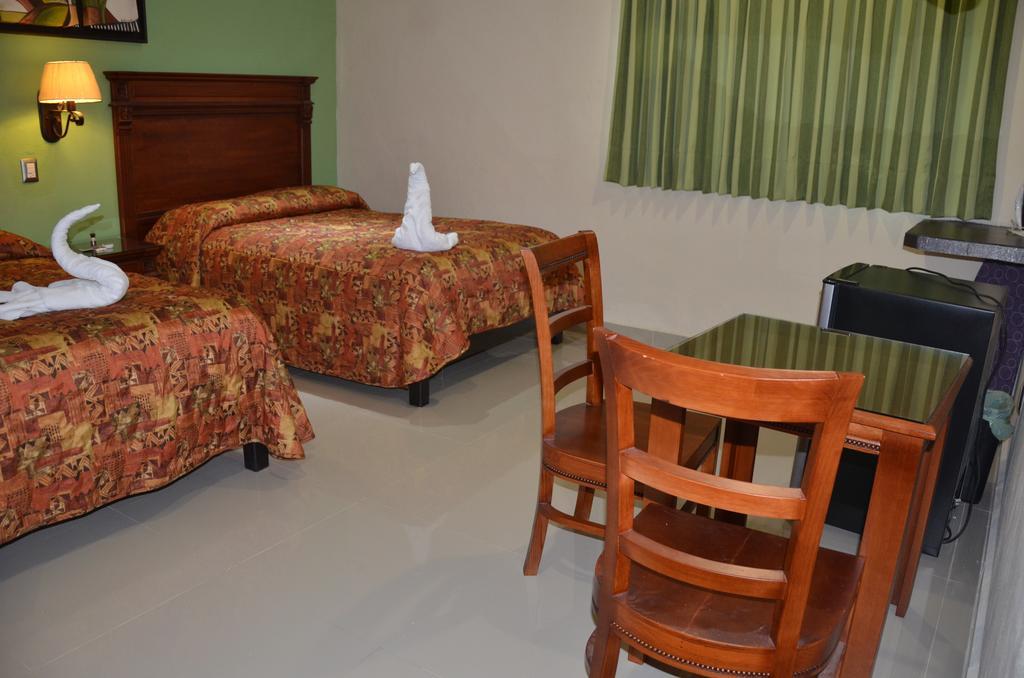 Terracota Corner Rooms แคมเปเช ภายนอก รูปภาพ