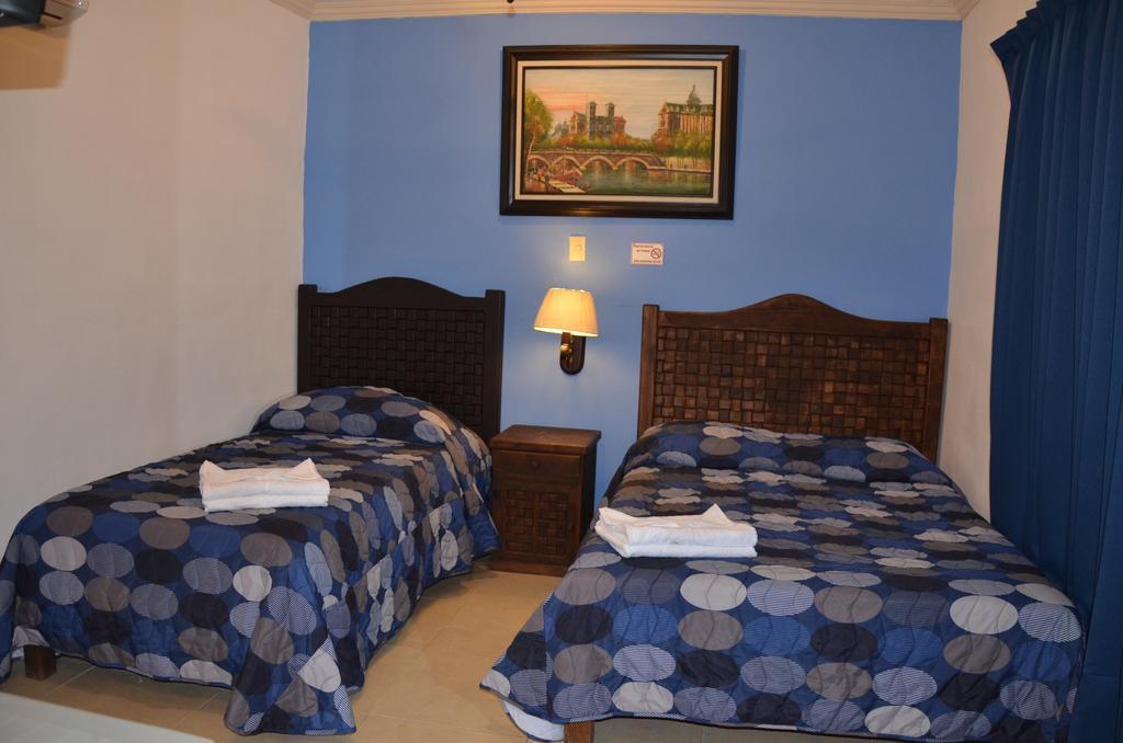 Terracota Corner Rooms แคมเปเช ภายนอก รูปภาพ