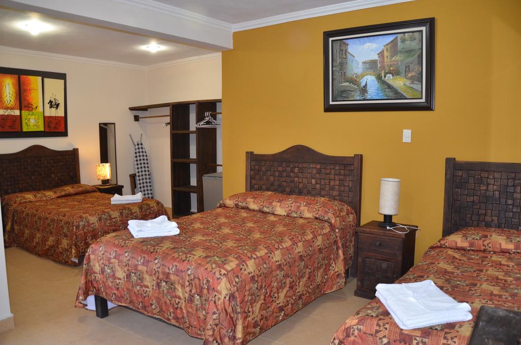 Terracota Corner Rooms แคมเปเช ภายนอก รูปภาพ