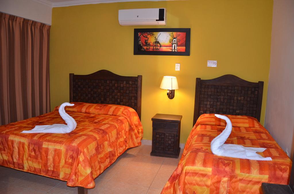 Terracota Corner Rooms แคมเปเช ภายนอก รูปภาพ