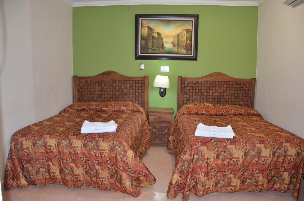 Terracota Corner Rooms แคมเปเช ภายนอก รูปภาพ