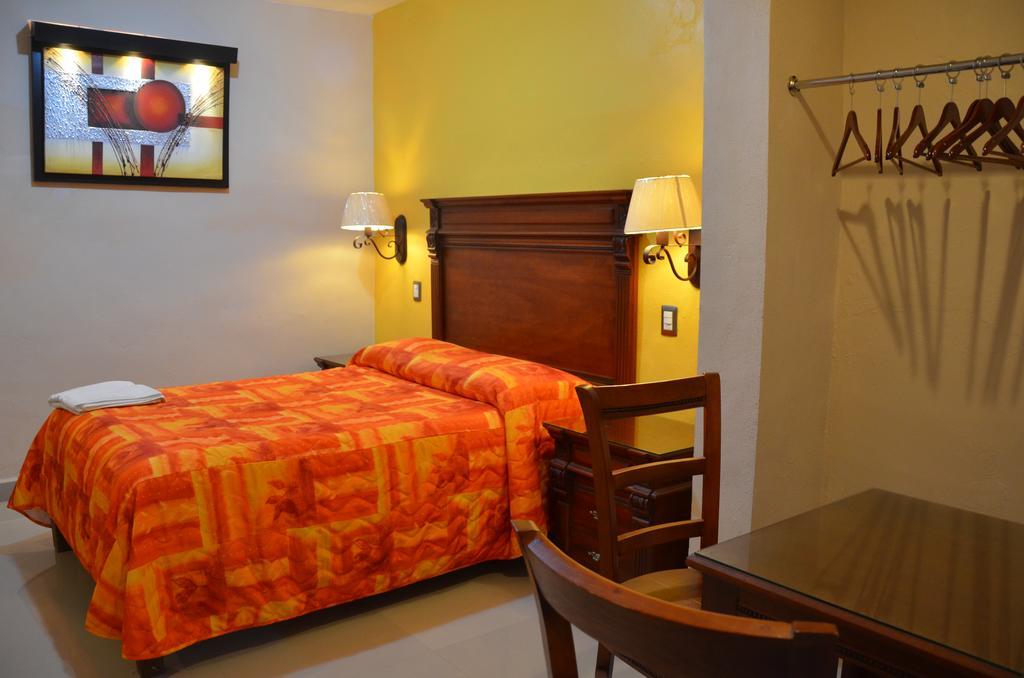 Terracota Corner Rooms แคมเปเช ภายนอก รูปภาพ