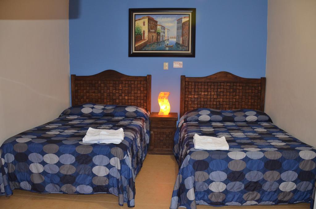 Terracota Corner Rooms แคมเปเช ภายนอก รูปภาพ