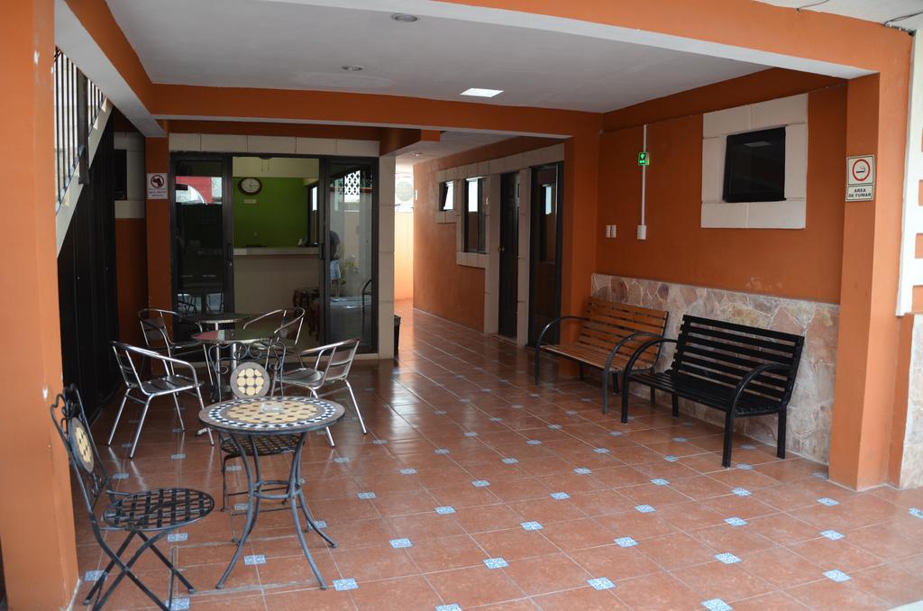 Terracota Corner Rooms แคมเปเช ภายนอก รูปภาพ