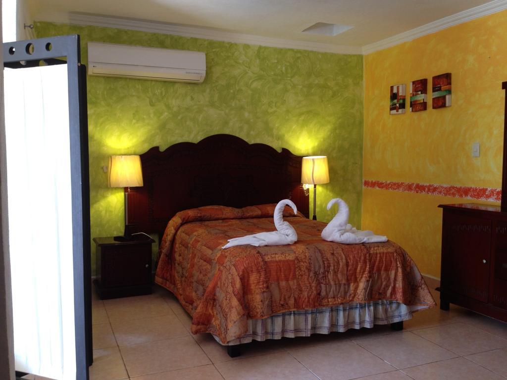 Terracota Corner Rooms แคมเปเช ภายนอก รูปภาพ