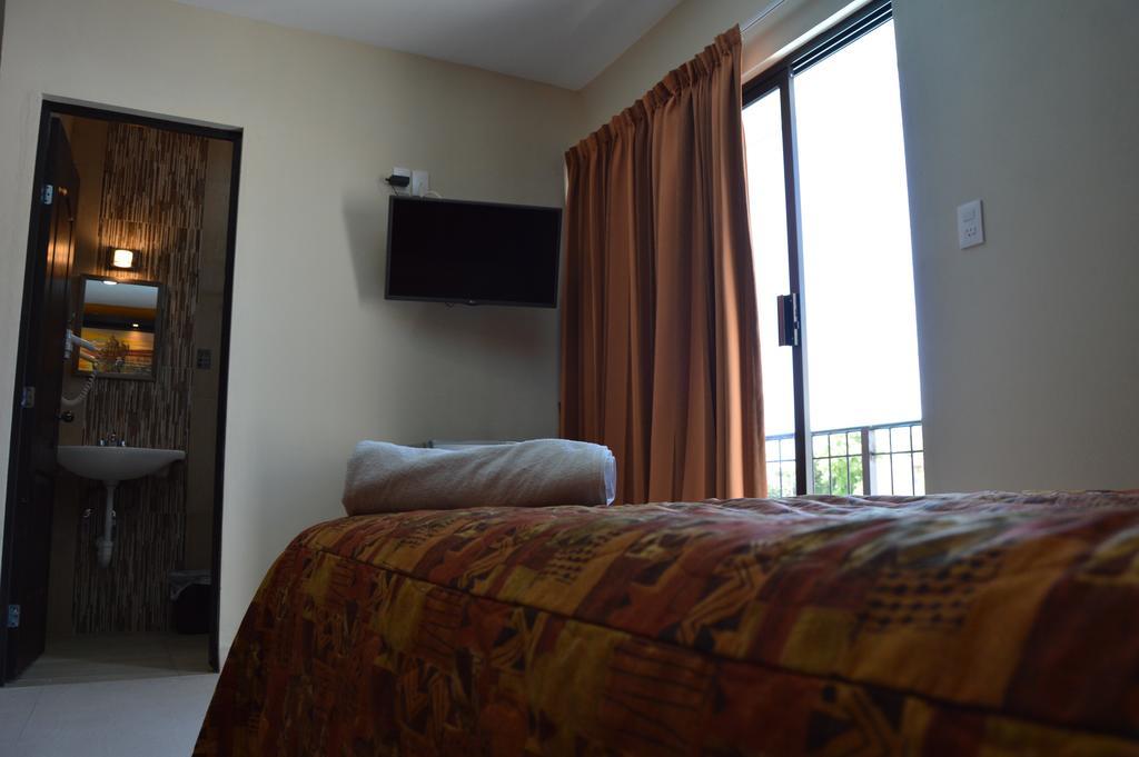 Terracota Corner Rooms แคมเปเช ภายนอก รูปภาพ