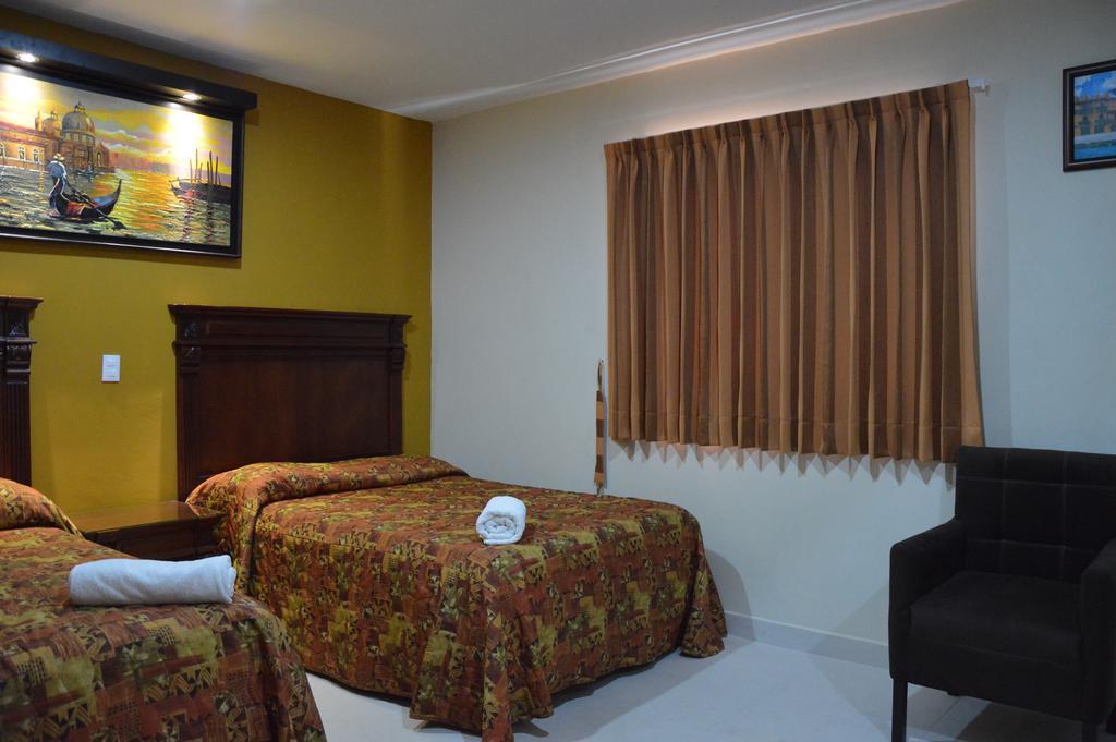 Terracota Corner Rooms แคมเปเช ภายนอก รูปภาพ