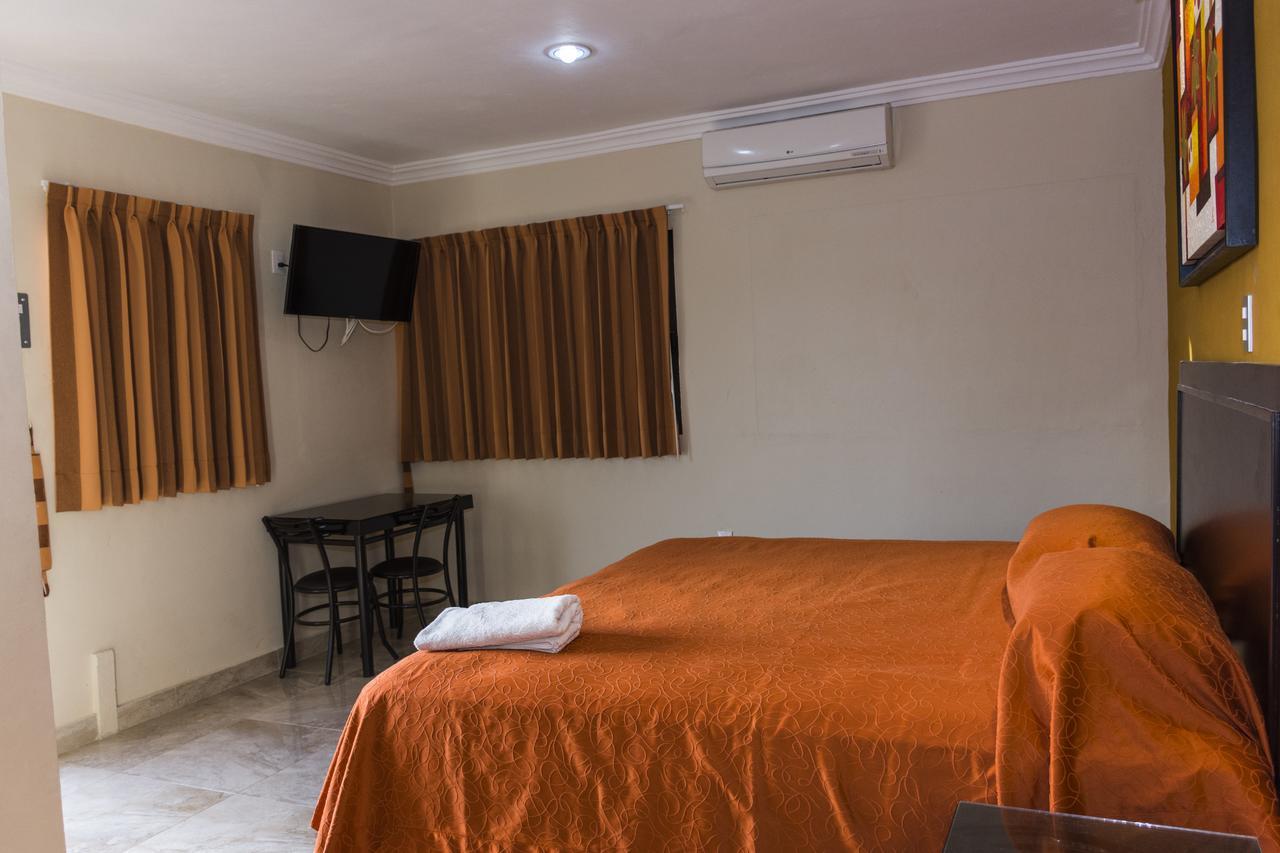 Terracota Corner Rooms แคมเปเช ภายนอก รูปภาพ