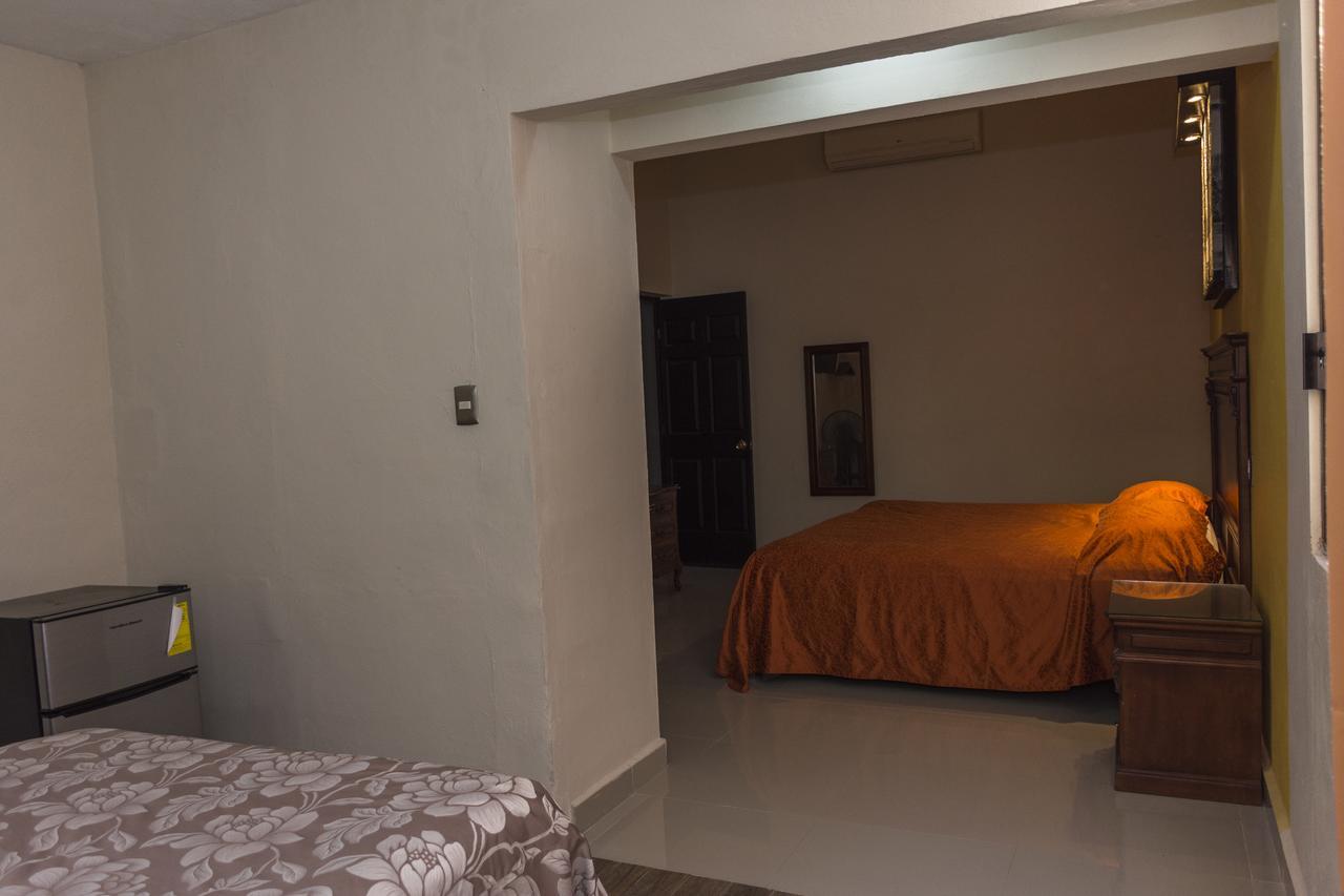 Terracota Corner Rooms แคมเปเช ภายนอก รูปภาพ